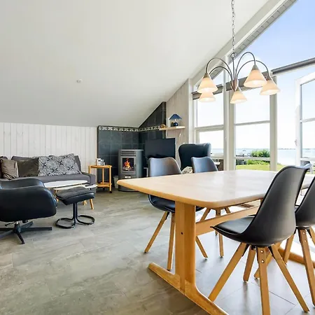 Vakantiehuis Gorgeous In With Sauna